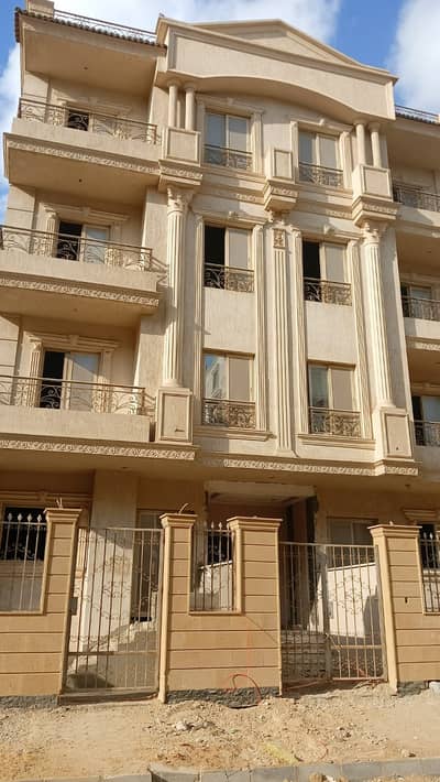 Land for Sale in New Cairo, Cairo - عمارة للبيع بالأندلس التجمع الخامس