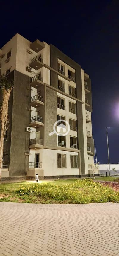 شقة 3 غرف نوم للايجار في الشيخ زايد، الجيزة - 61ab5a52-b3d6-48eb-9ecc-820939fb52f8. jpg