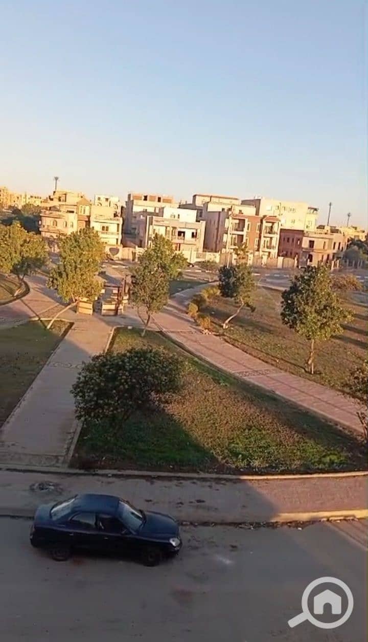 2 photo_6012726014657629558_y. jpg