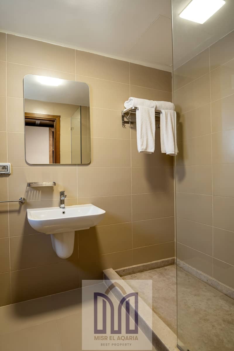 3 MOK08417 - Copy. jpg