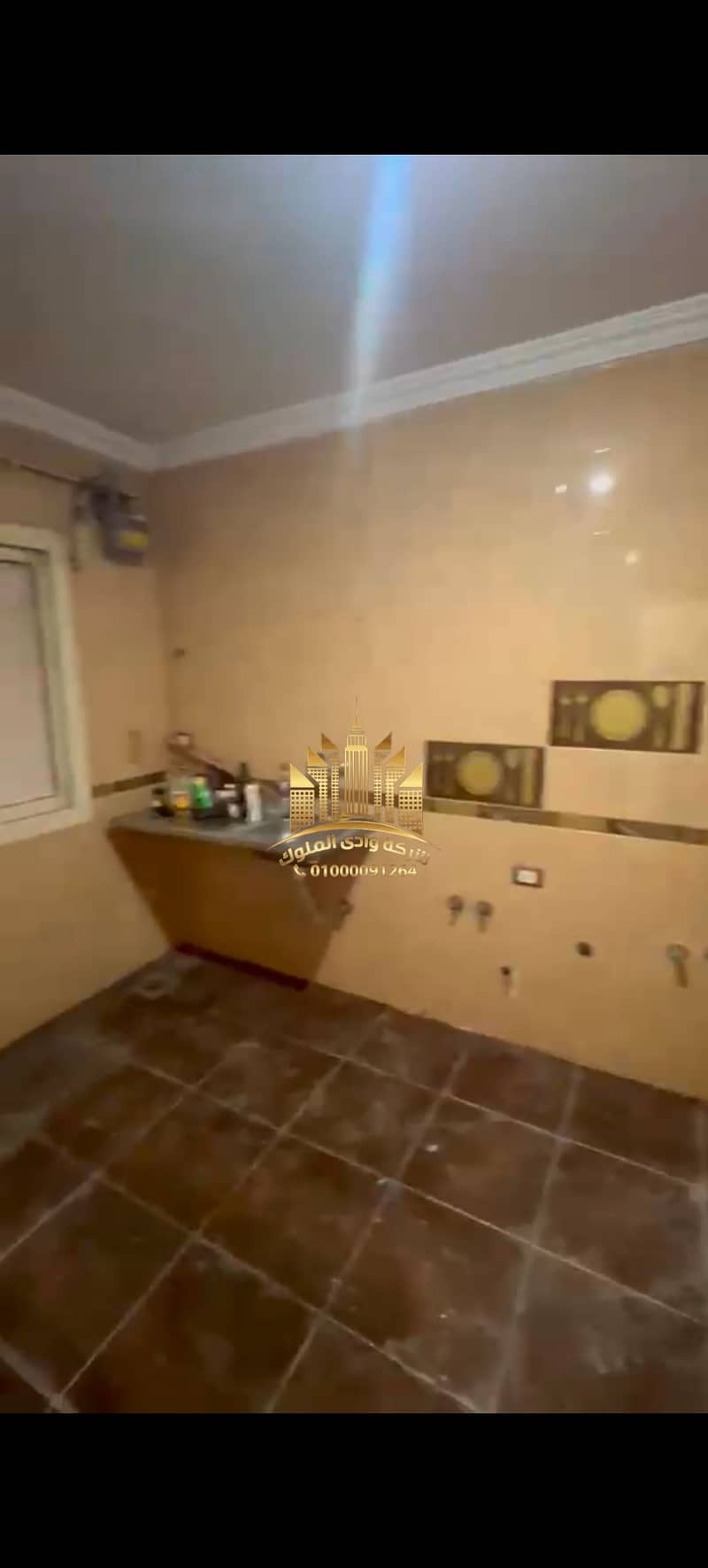 8 220639. jpg