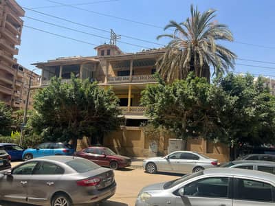 3 Bedroom Flat for Sale in Heliopolis, Cairo - فرصة لا تتكرر شقة 220 م من السحر البلچيكي في أرقى احياء مصر الجديدة
