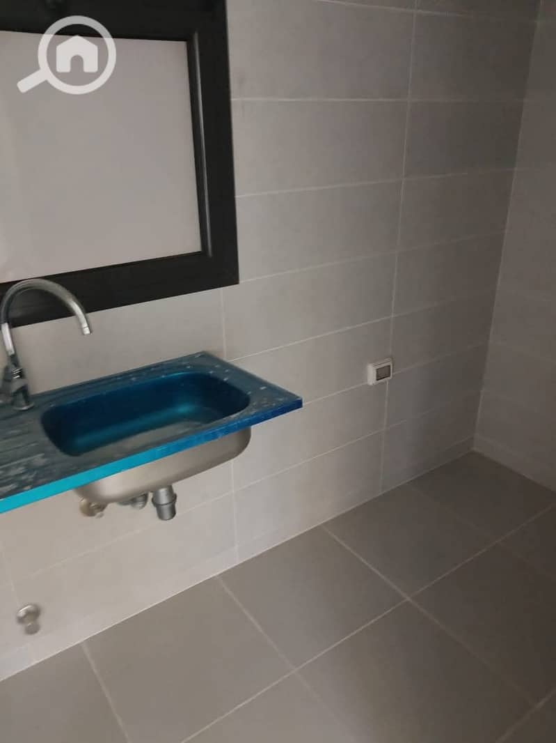 5 1000418738. jpg