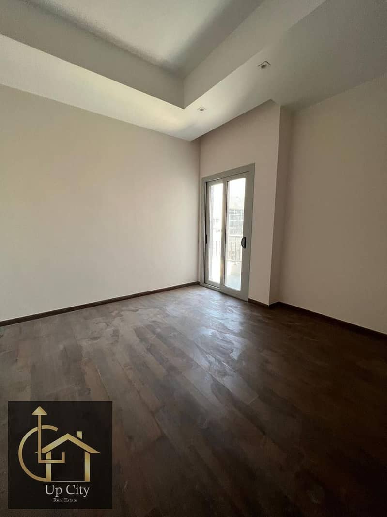 10 9744e0c6-9ab7-4afa-84ec-c98daf1008d7. jpg