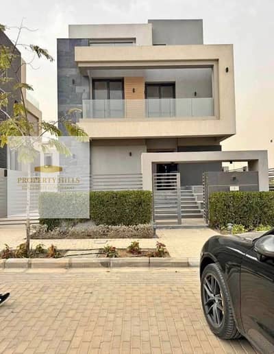 3 Bedroom Villa for Sale in New Cairo, Cairo - 752699318_2049758148998246_1565555276154710158_n. jpg