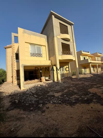 6 Bedroom Villa for Sale in 6th of October, Giza - d6aebe3b-3c3c-49ae-91b3-70de086b9311. jpeg 6 Bedroom Villa for Sale in 6th of October, Giza - d6aebe3b-3c3c-49ae-91b3-70de086b9311. jpeg