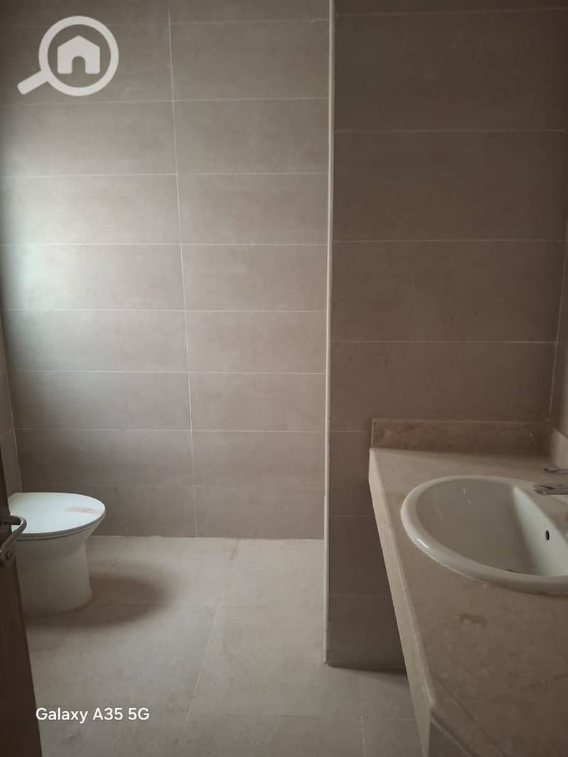 4 380629. jpg