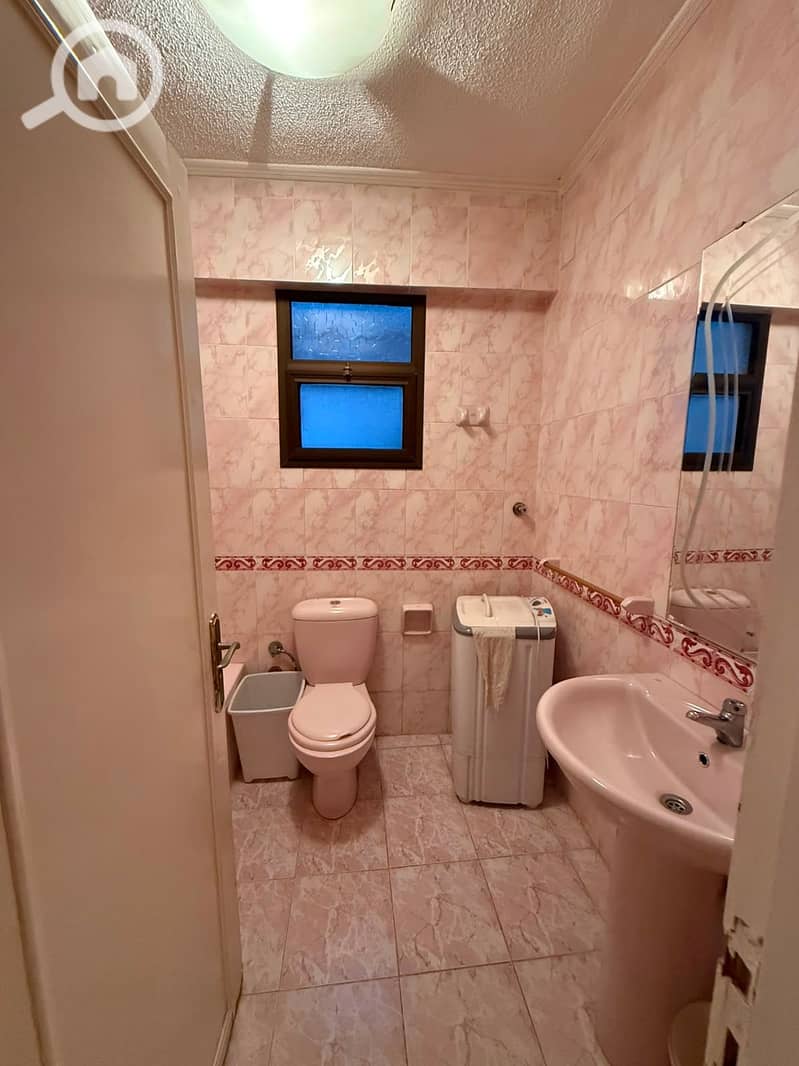8 1000746194. jpg