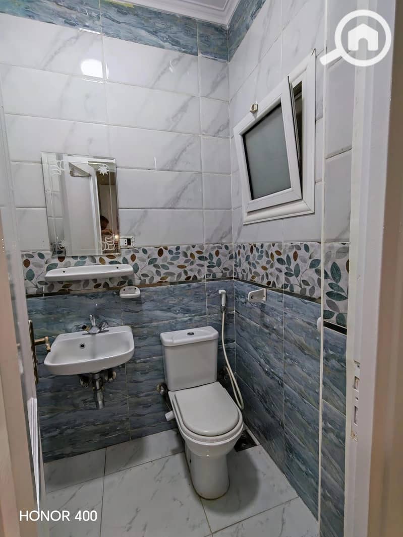 2 1001987013. jpg