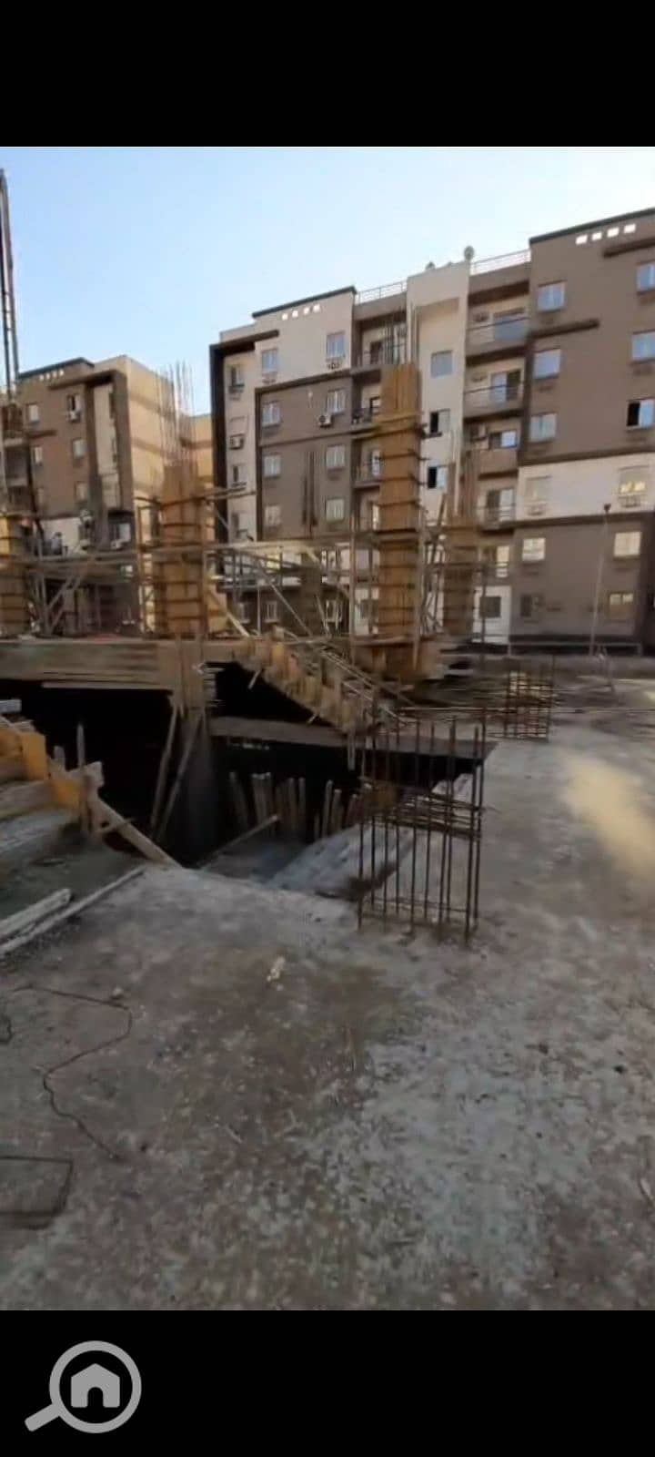 9 1001987043. png