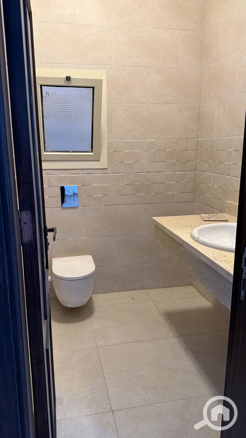 5 1000381081. jpg