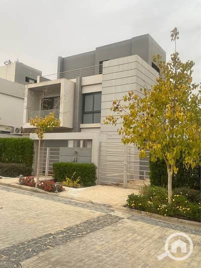 4 Bedroom Villa for Sale in Sheikh Zayed, Giza - 658900904_1003435758879024_3604636721069148368_n. jpg 4 Bedroom Villa for Sale in Sheikh Zayed, Giza - 658900904_1003435758879024_3604636721069148368_n. jpg