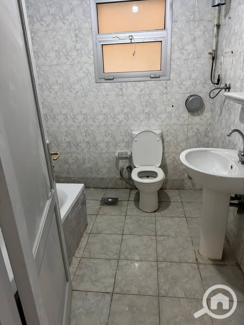 12 1000464647. jpg