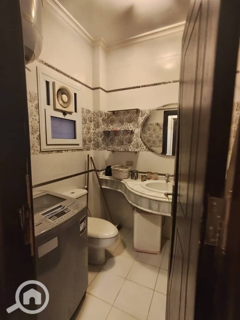 8 308203. jpg
