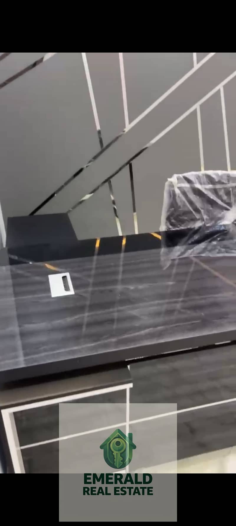 24 1000673014. jpg