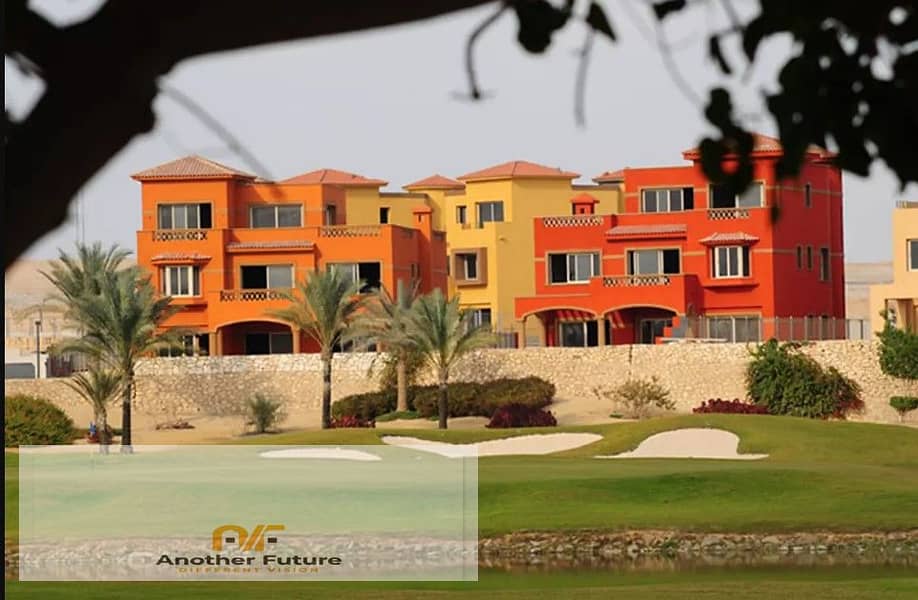 24 تاون-هاوس-للبيع-بمساحة-307-متر-في-جولف-فيو-بالم-هيلز-3. jpg