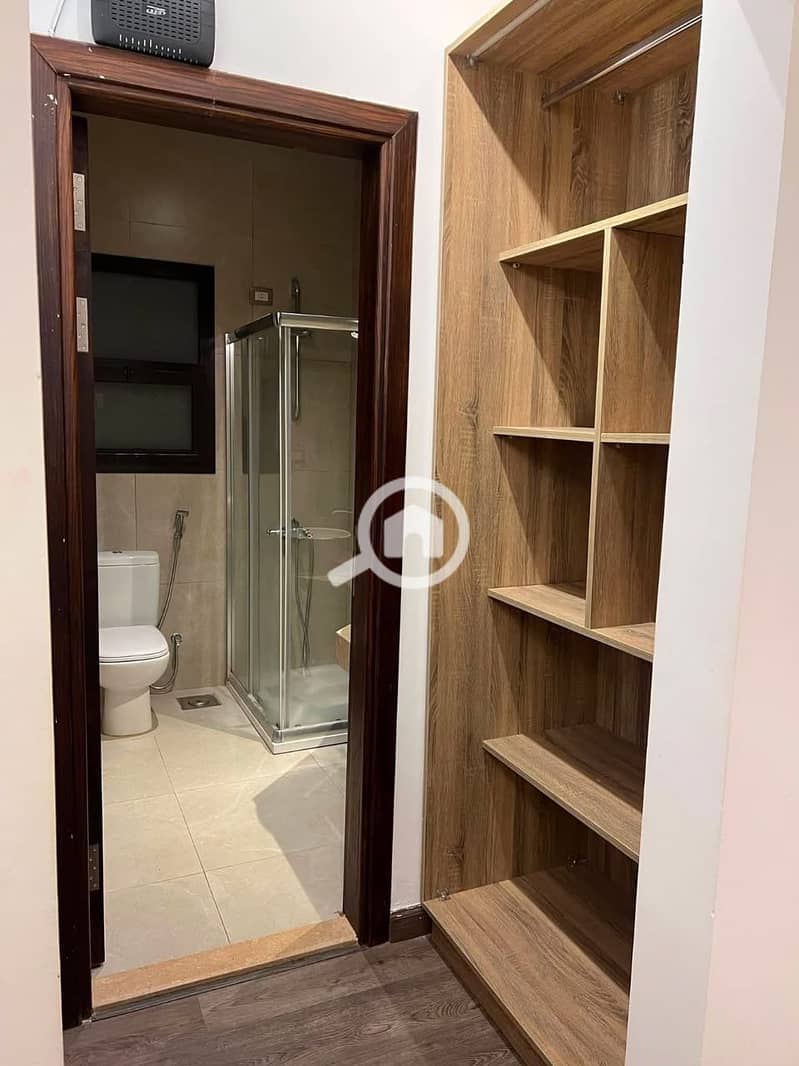 2 c17d56ef-22e2-4db8-aa0a-271f3d526651. jpg