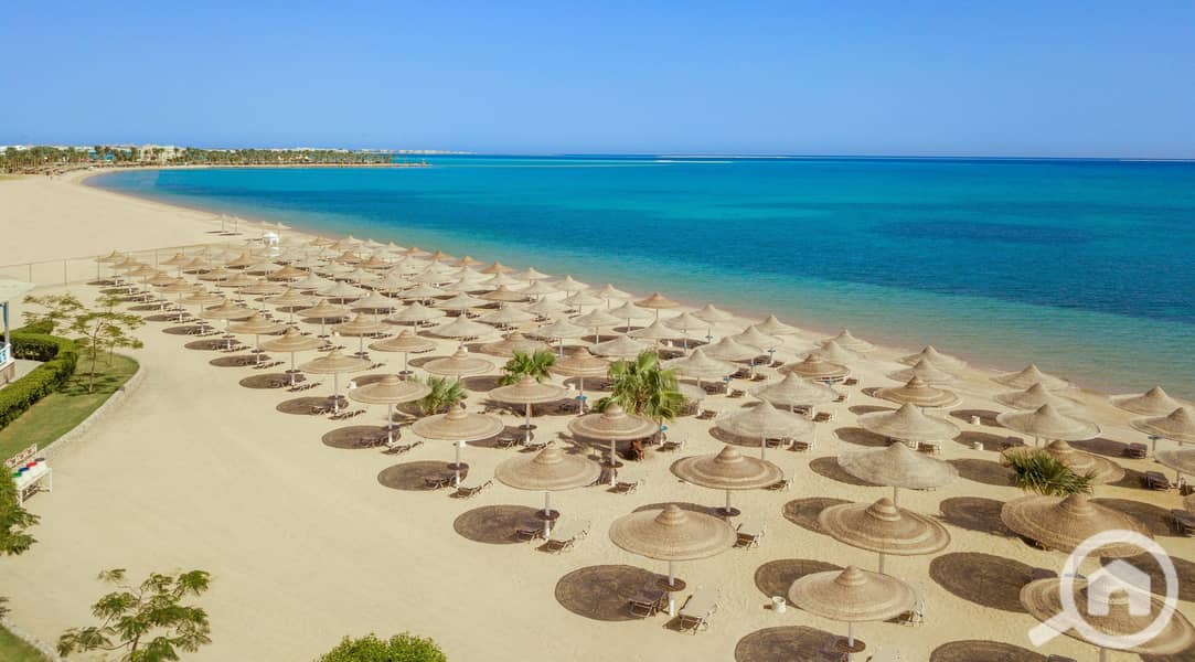 16 imageye___-_imgi_111_solymar-soma-beach. jpeg