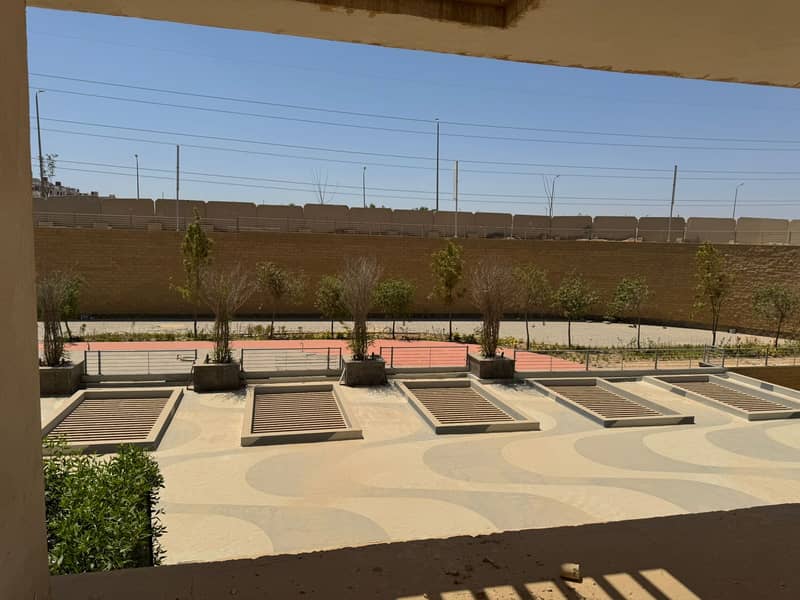 Mountain View iCity October i villa garden Mountain View iCity October i villa garden