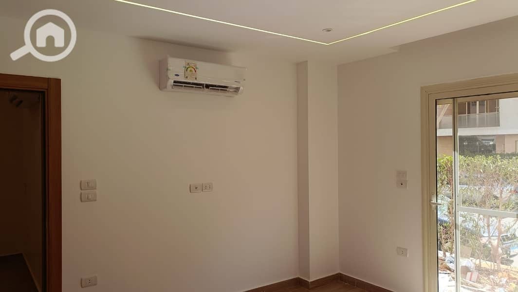 11 039dd7dd-4fbd-47bd-afc2-94fdb590. jpg