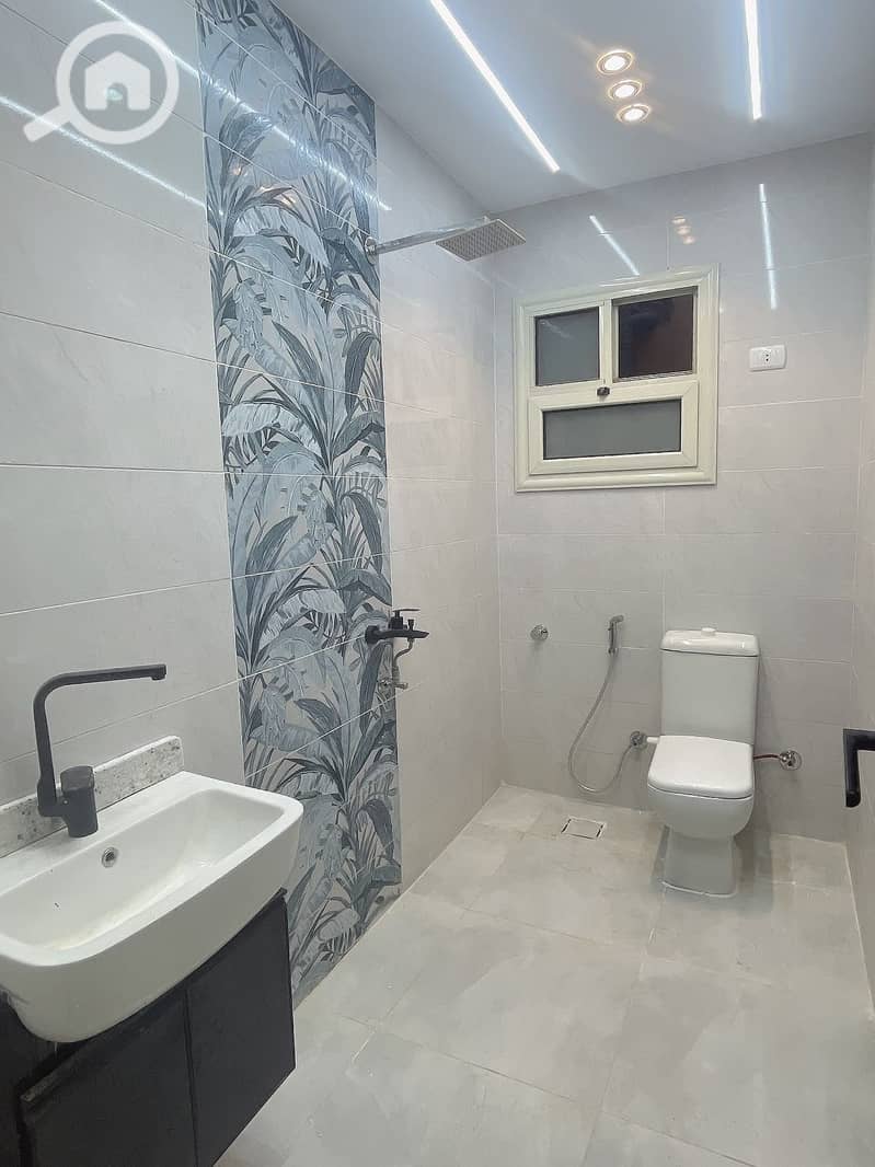 7 83329. jpg
