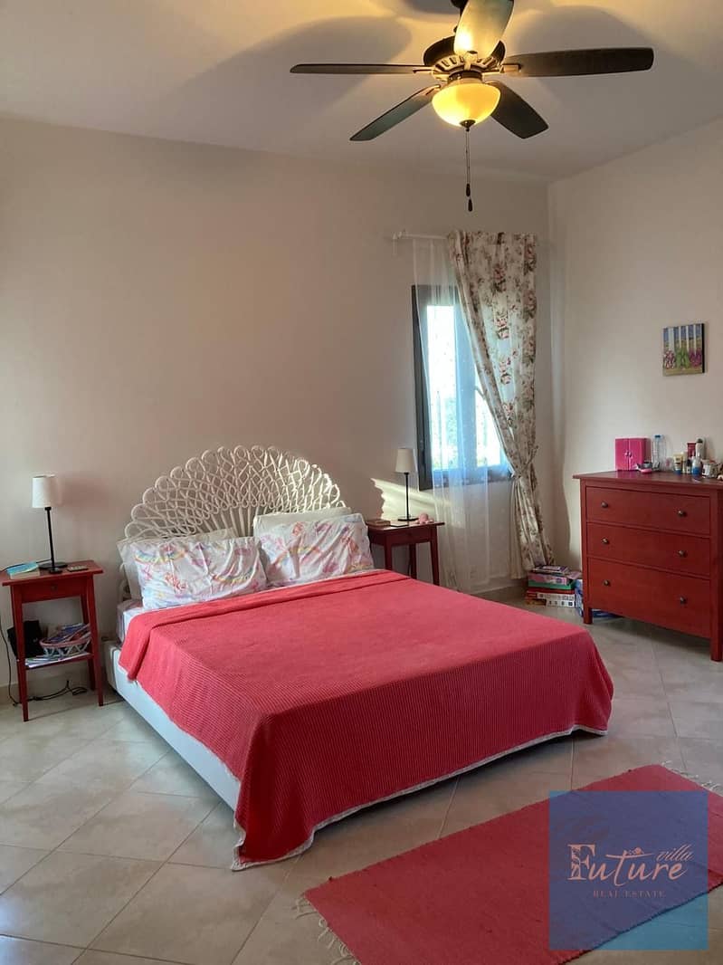 12 e4ddf828-af73-4db0-b583-25d19b28aa07. jpg