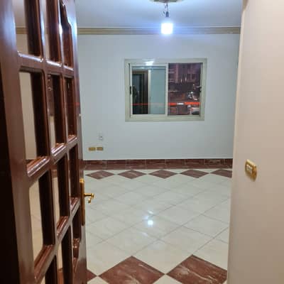 3 Bedroom Apartment for Sale in Gesr Al Suez, Cairo - شقة للبيع تشطيب سوبر لوكس مساحة 195 تصلح أداري سكني عيادة 3 Bedroom Apartment for Sale in Gesr Al Suez, Cairo - شقة للبيع تشطيب سوبر لوكس مساحة 195 تصلح أداري سكني عيادة