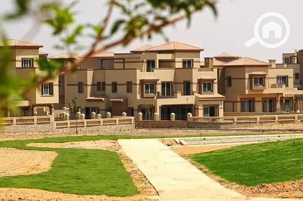 10 Golden Palm Palm Hills 5. jpg