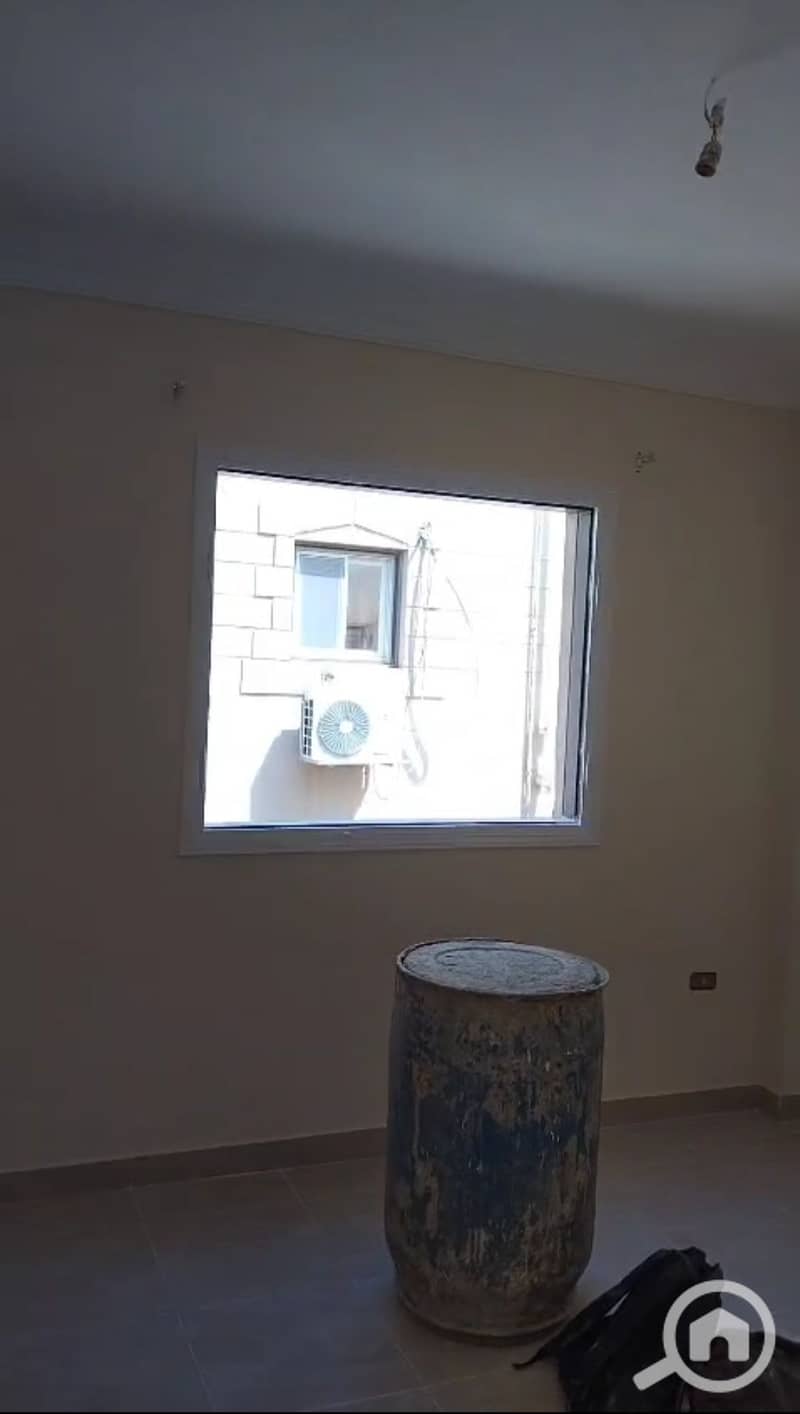 12 1000379126. jpg