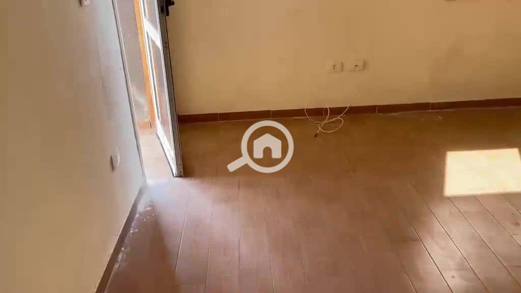 12 WhatsApp Video 2026-04-18 at 2.46. 10 PM_000094. jpg