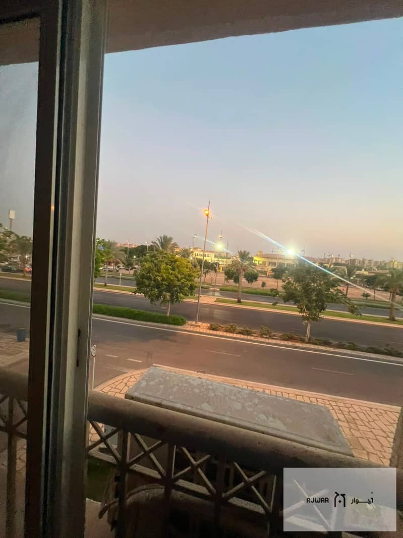 5 5589e041-3dc3-46fa-b4fe-28b30a8f5533. jpeg