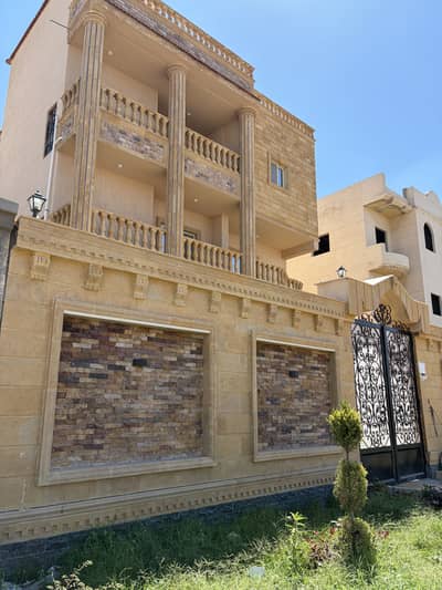 10+ Beds Villa for Sale in Borg al-Arab, Alexandria - فيلا للبيع ببرج العرب شارع البحث العلمي الرئيسي تشطيب سوبر لوكس 10+ Beds Villa for Sale in Borg al-Arab, Alexandria - فيلا للبيع ببرج العرب شارع البحث العلمي الرئيسي تشطيب سوبر لوكس