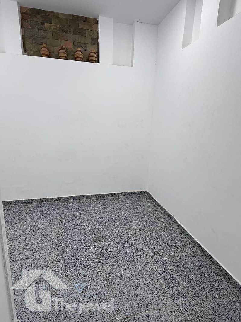9 1000490550. jpg