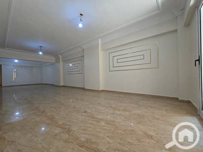 فلیٹ 3 غرف نوم للايجار في جليم، الإسكندرية - 20260810_145156. jpg فلیٹ 3 غرف نوم للايجار في جليم، الإسكندرية - 20260810_145156. jpg