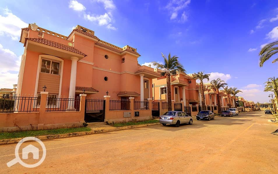 17 villas for sale in cleopatra palace. jpg