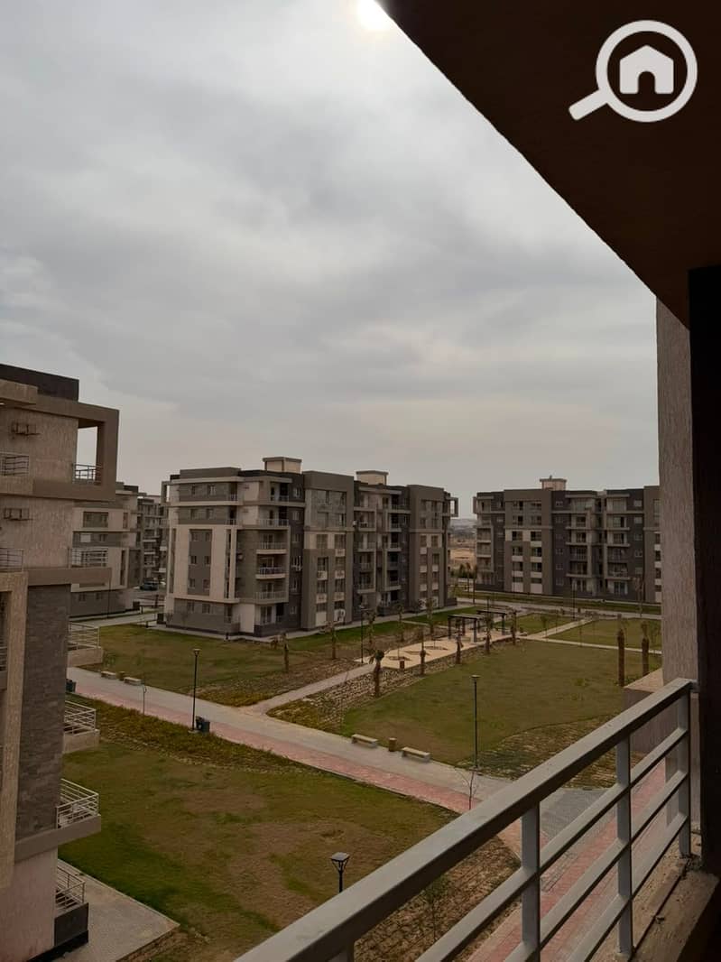 2 5bca9f13-9e98-44a8-8db6-4b1b26bc6a49. jpg