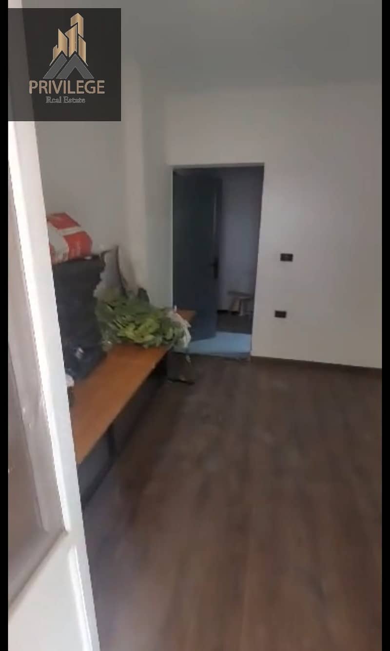 8 1000248465. jpg
