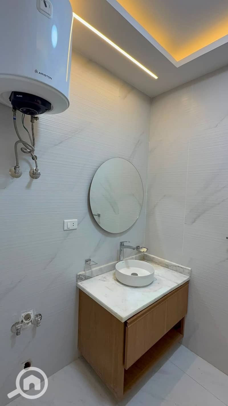 12 3fcc9831-0015-47f7-aed6-772e58eb6a82. jpg