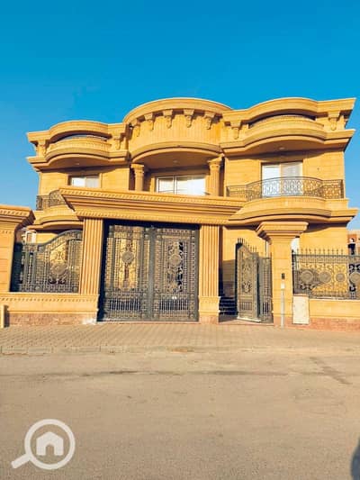 10+ Beds Villa for Sale in Sheikh Zayed, Giza - IMG_2125. jpeg
