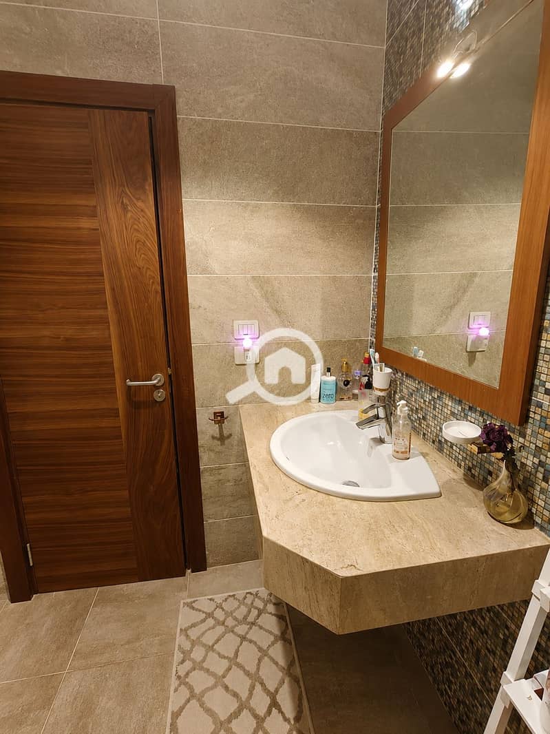 5 Bathroom 1. png
