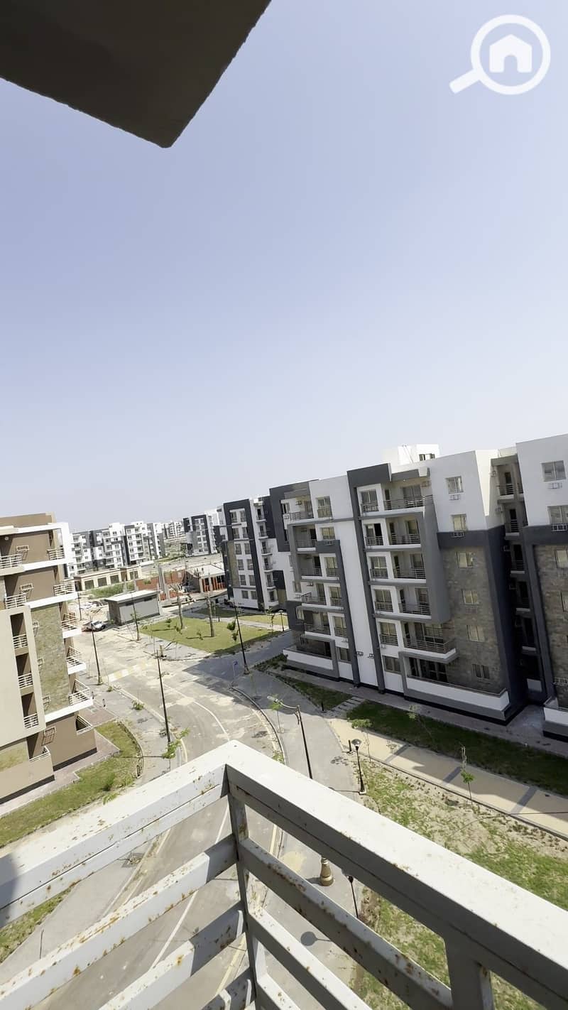 4 05_view_balcony_02-00. jpg
