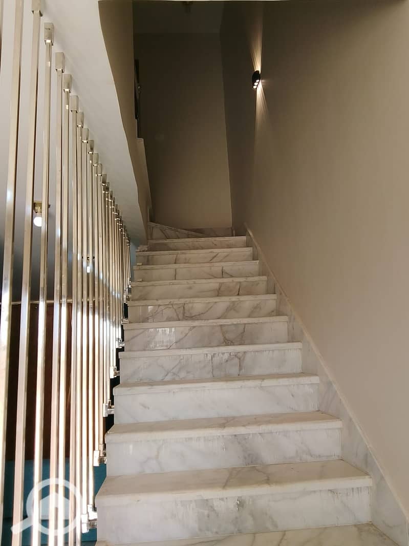 5 1000708040. jpg