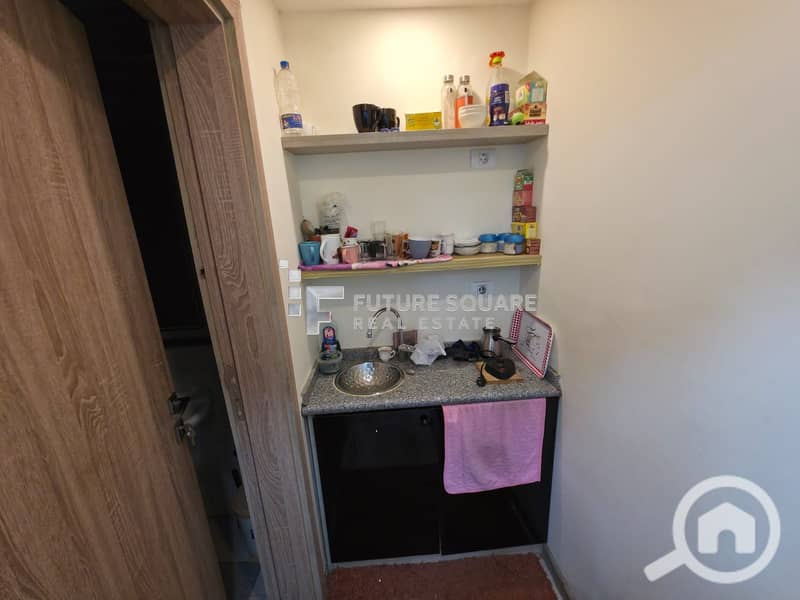 7 Image03. jpg