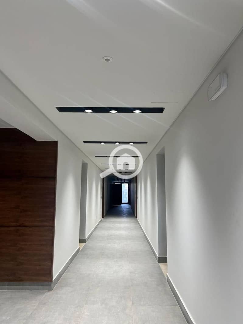 11 9b5af0c0-5ecb-4e9d-acb9-ff4434553c3a. jpg