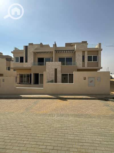 6 Bedroom Townhouse for Sale in 6th of October, Giza - WhatsApp Image 2025-03-19 at 13.55. 12_bb163121. jpg 6 Bedroom Townhouse for Sale in 6th of October, Giza - WhatsApp Image 2025-03-19 at 13.55. 12_bb163121. jpg