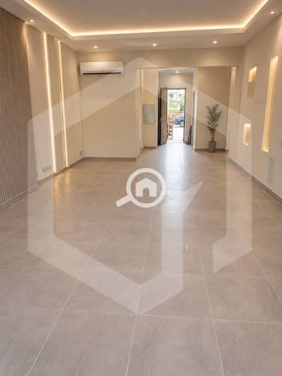 شقة 3 غرف نوم للايجار في 6 اكتوبر، الجيزة - The Crown Palm Hills 1. jpg