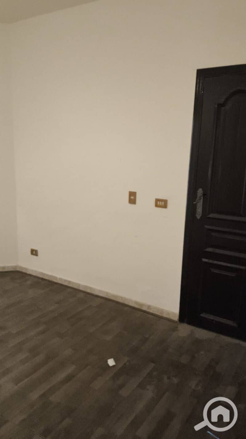 5 1000412305. jpg