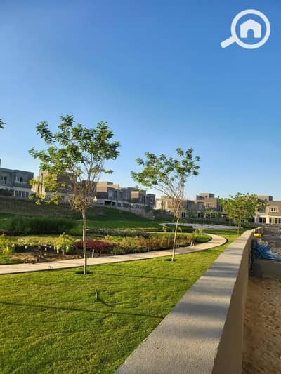 4 Bedroom Twin House for Sale in Sheikh Zayed, Giza - IMG-20241102-WA0018. jpg 4 Bedroom Twin House for Sale in Sheikh Zayed, Giza - IMG-20241102-WA0018. jpg