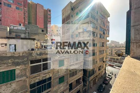 شقة 4 غرف نوم للبيع في شاطبي، الإسكندرية - 1. jpg