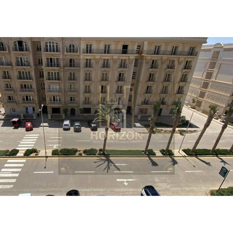 7 Apartment in hyde park. jpg